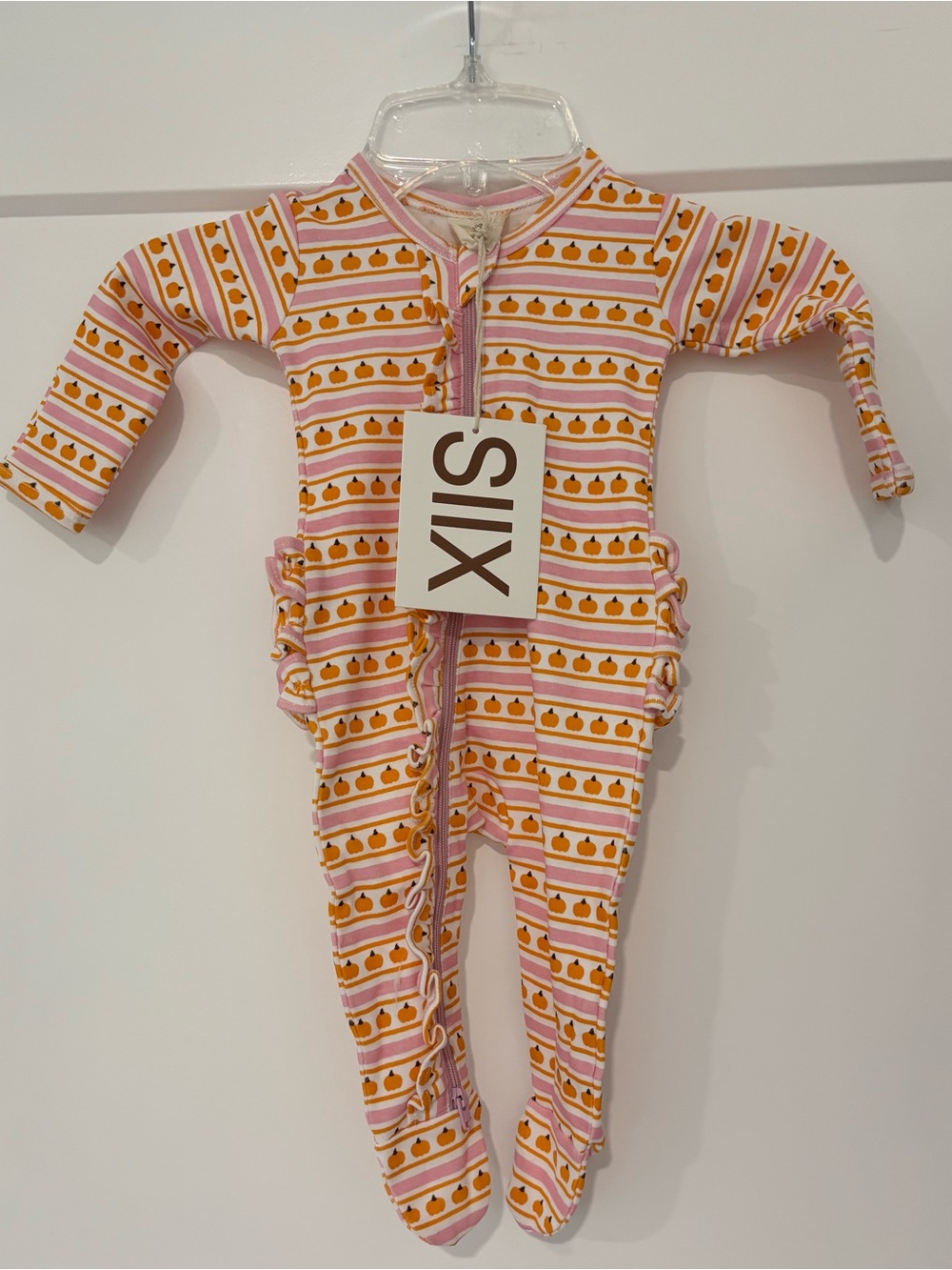 SIIX Collection Fall Pumpkin Ruffled Footie Pajama Size 0-3 months